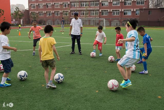李楠：此次客场胜利艰难，需反思比赛不足